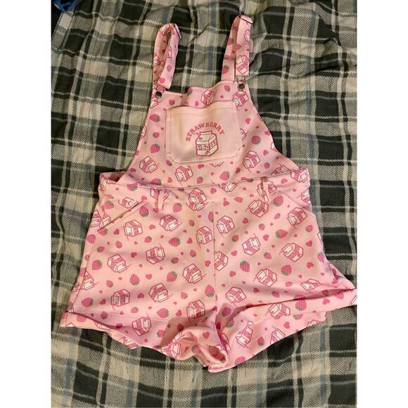 Hot Topic Sweet Society Strawberry Milk Shortalls Plus Size 1X Sold Out - Picture 1 of 6
